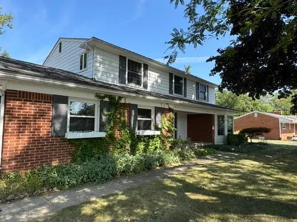 3480 Arrowvale Dr, Orchard Lake, MI 48324