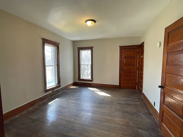 434 1/2 S State Ave — Photo 4