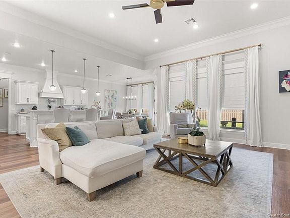 4th image of 5669 Chene Blanc Dr
