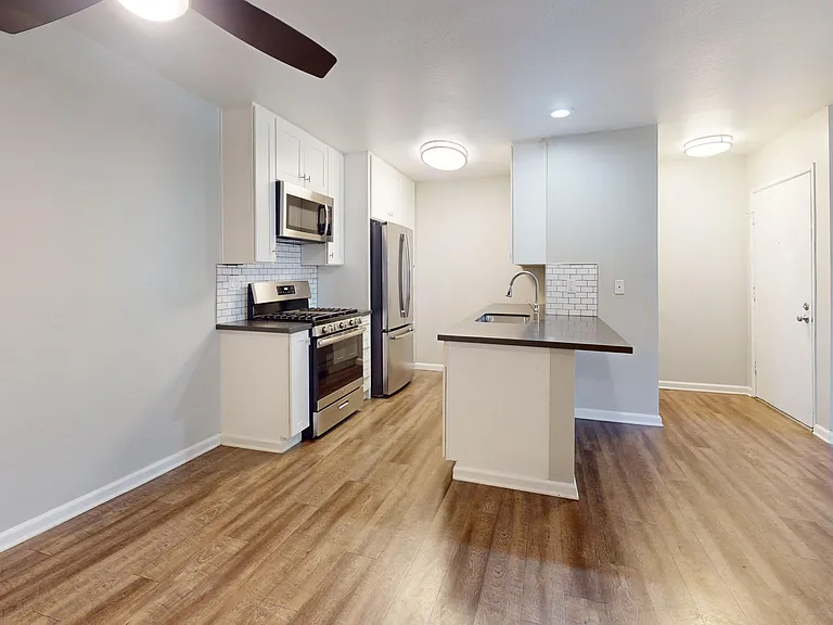 Charter Oaks Apartments — Photo 30
