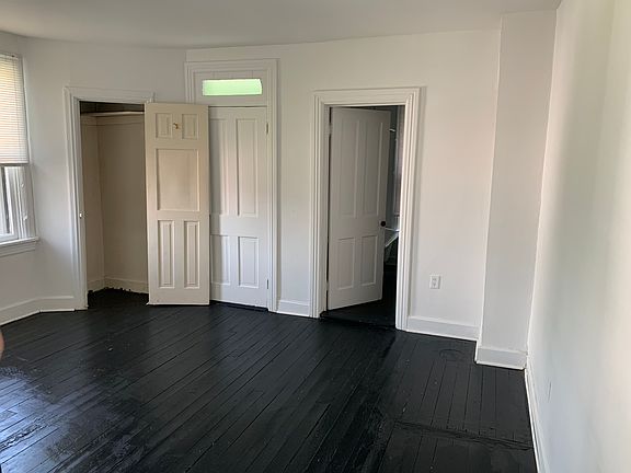 2nd image of 2437 Canby St