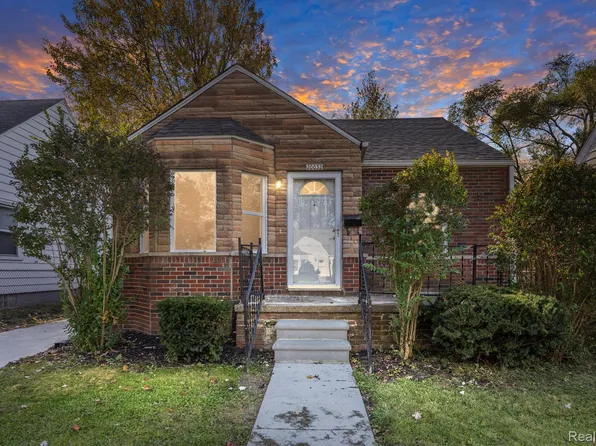 20032 Kenosha St, Harper Woods, MI 48225