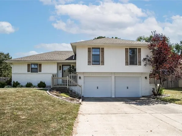 2025 NE Knollbrook St, Lees Summit, MO 64086