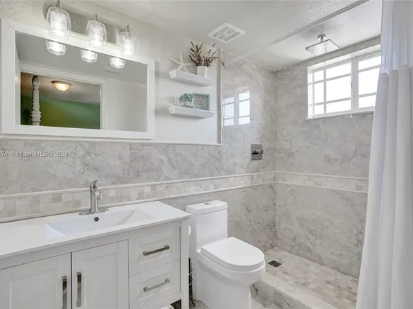 17326 NW 74th Ave APT 202, Hialeah, FL 33015