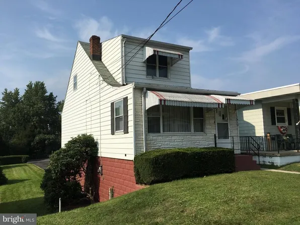 1918 W End Ave, Pottsville, PA 17901