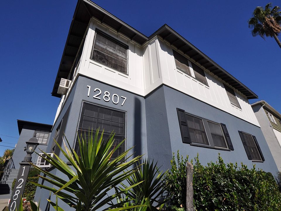 1st image of 12807-13 Burbank Blvd #12807-1