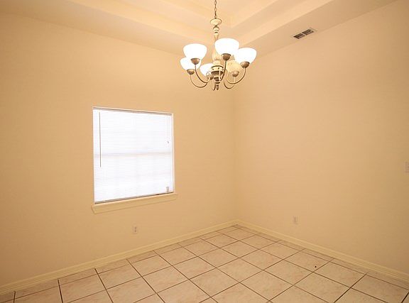 4th image of 2701 Gardenia Dr
