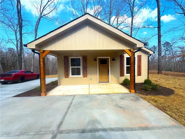 565 Whippoorwill Ln, West Union, SC 29696