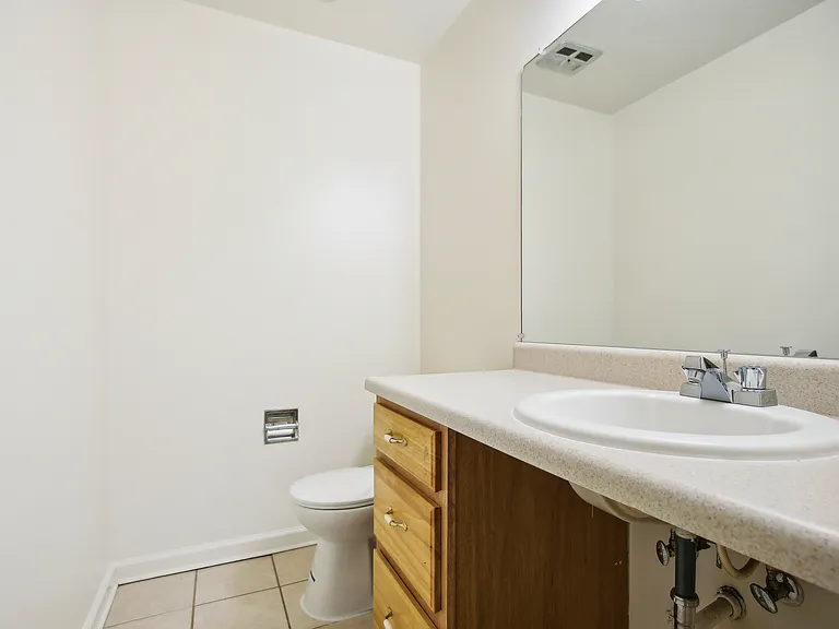 West Garden Apartments — Photo 17