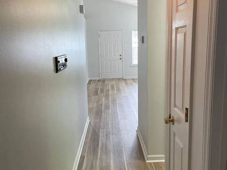 480 Saltaire Dr — Photo 22
