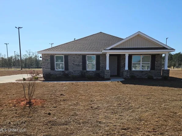 45 Monarch Dr, Lucedale, MS 39452