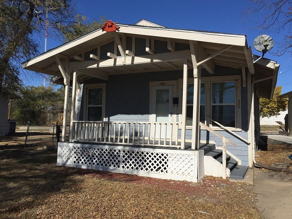 Cute house near TMP High, O'Laughlin, & FHSU