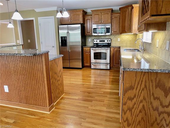 3rd image of 132 Feather Ridge Cir