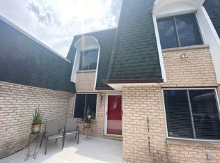 615 Blue Ridge Dr, Medford, NY 11763
