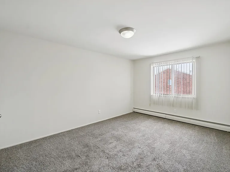 Cherry Hill Village Apartments - Dearborn Heights, MI — Photo 35