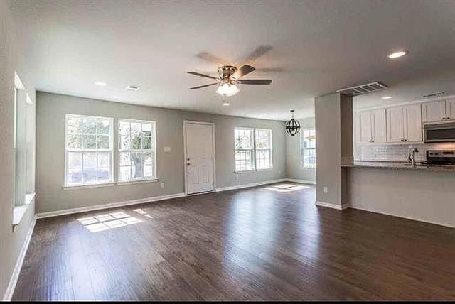 2nd image of 4828 Calmont Ave