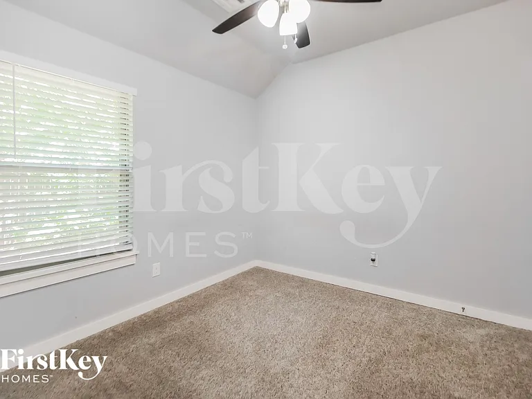 1603 Village Dr — Photo 11