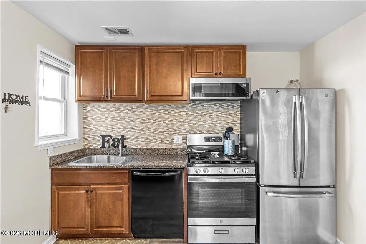 4 bed, 1524 sqft, $3,750 — Photo 3