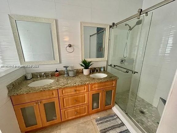 4th image of 2031 NE 180th St #2031