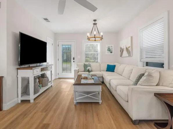 529 11th Ave N #Id1578555p, Jacksonville Beach, FL 32250