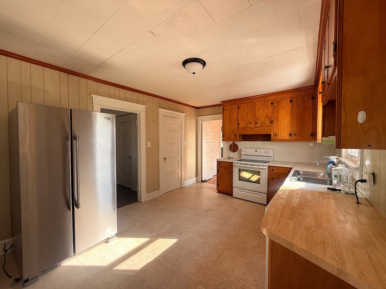 3 bed, 1.5 bath, 1460 sqft, $1,600 — Photo 3