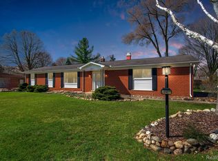 26457 Pleasant Valley Rd, Farmington Hills, MI 48331