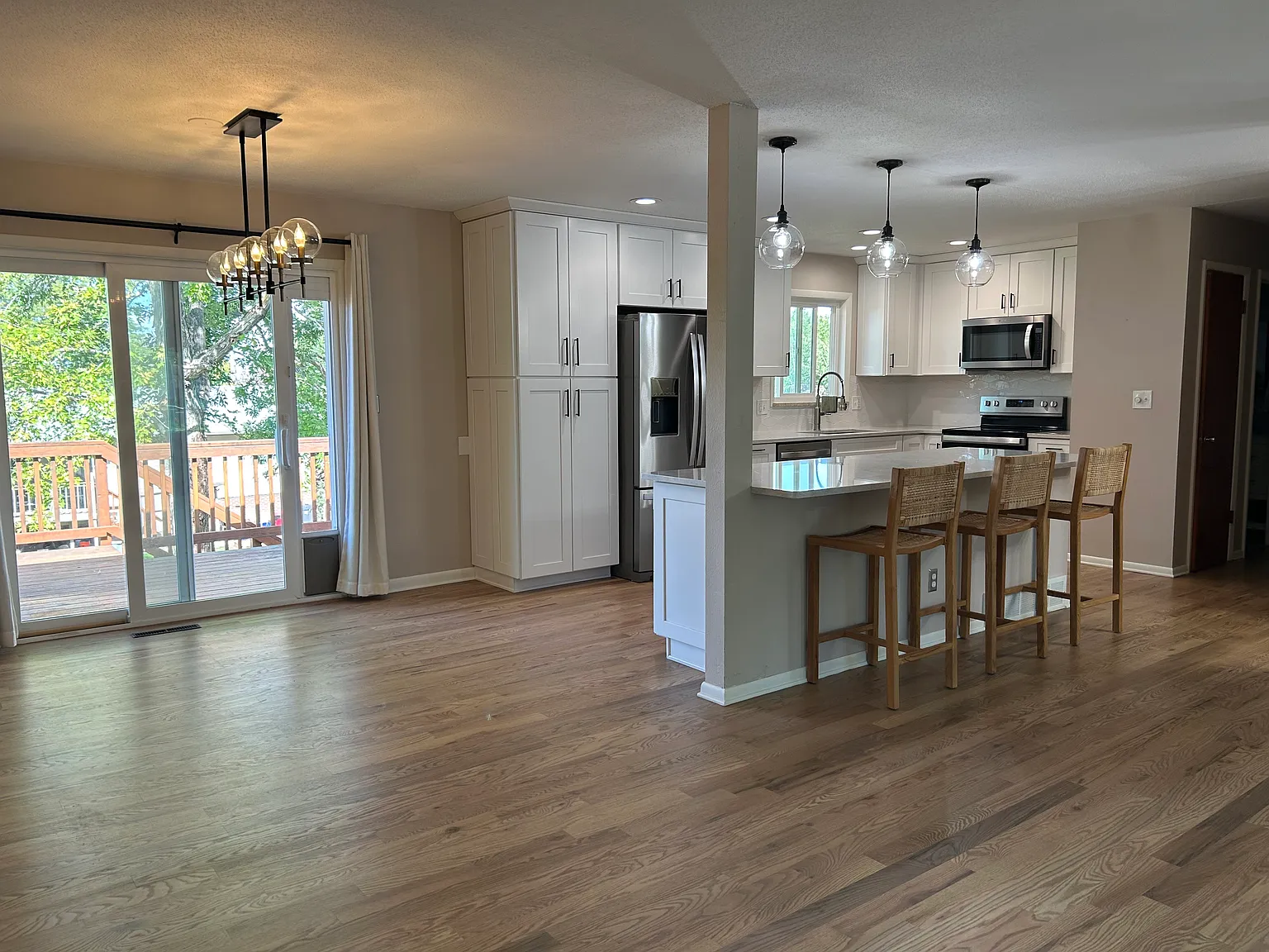 3 bed, 2.5 bath, 1800 sqft, $2,250 — Photo 4