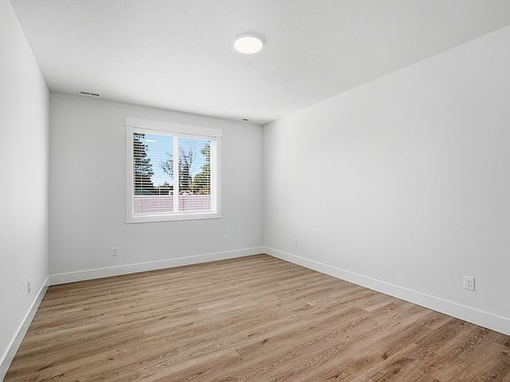 4th image of 620 S Robie Rd