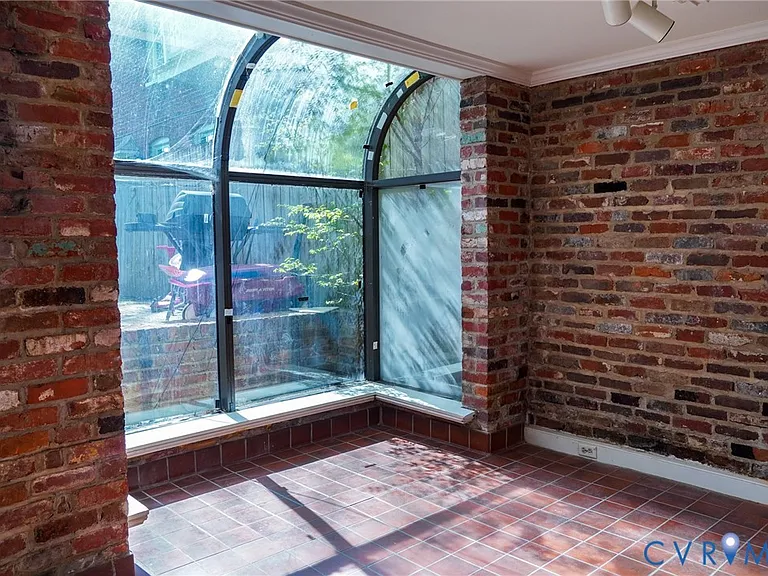 407 W Clay St #A — Photo 16