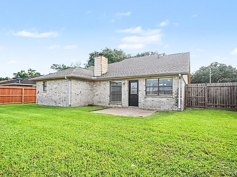 1227 Mission Dr — Photo 20