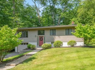58 Moraine Rd, Morris Plains, NJ 07950