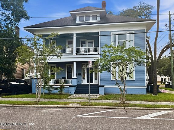 3rd image of 1252 HUBBARD Street