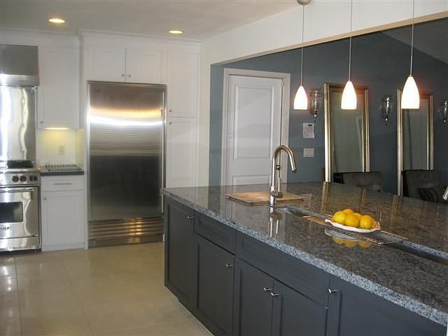 Kitchen chef island & sink