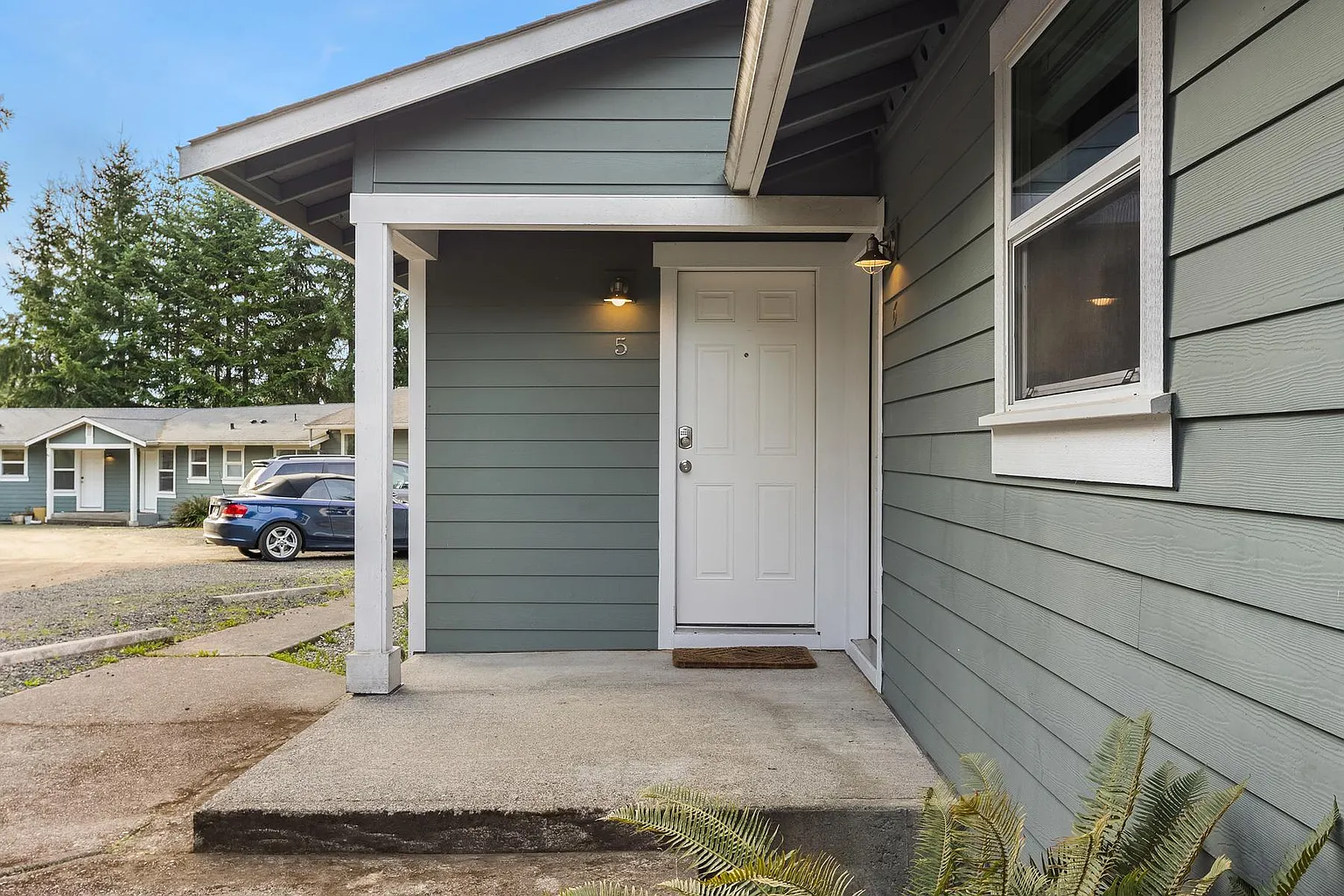 1574 NE Park View Dr #5 photo 1