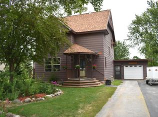 313 3rd St, Wyndmere, ND 58081