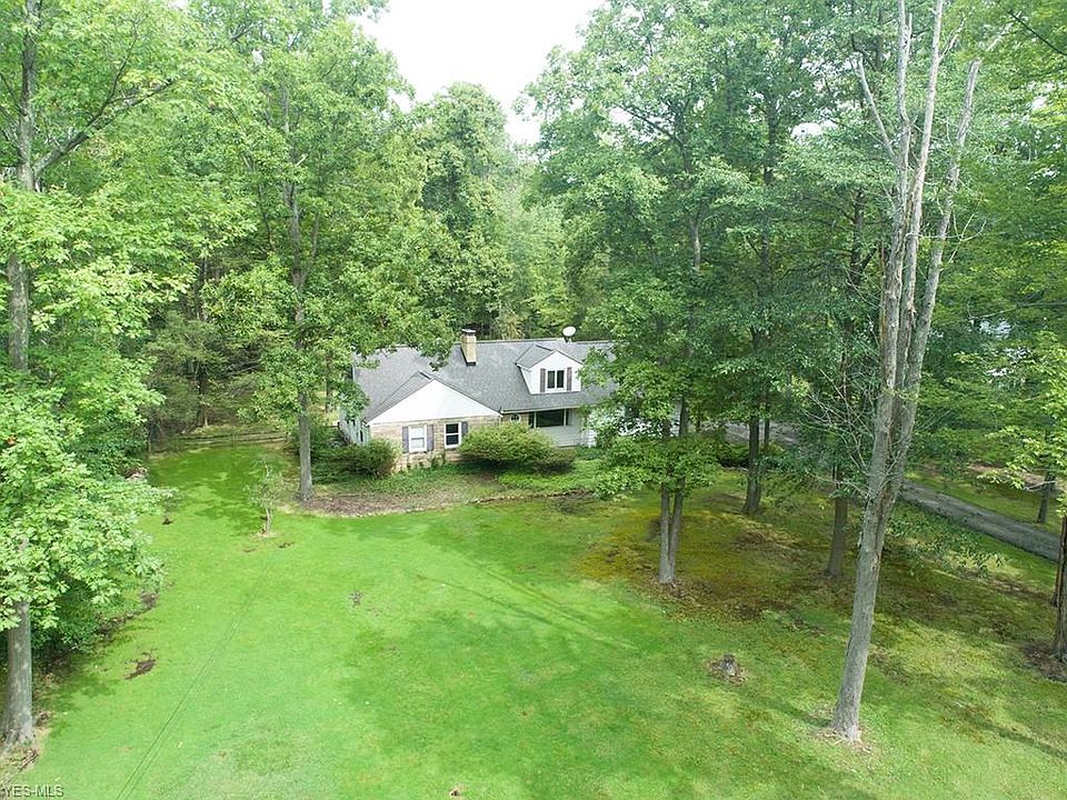 2nd image of 195 Meadowood Ln