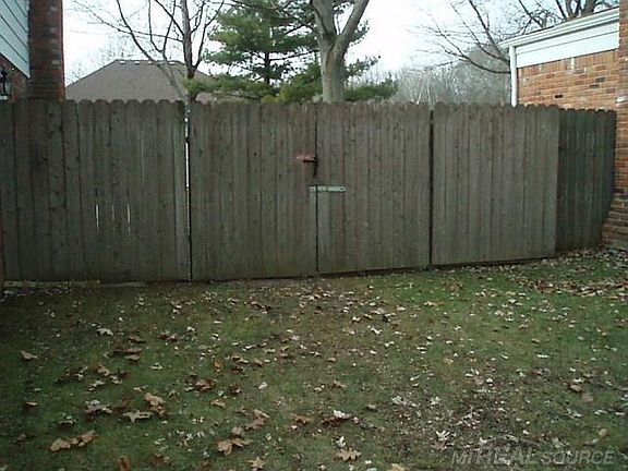 2nd image of 50407 Vinecrest Ln