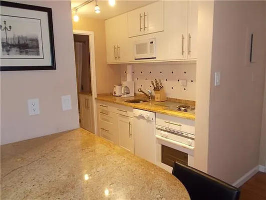 Sold by Empire State Properties | media 3