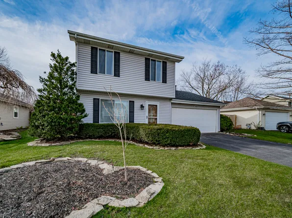 3488 Fox Hill Rd, Aurora, IL 60504