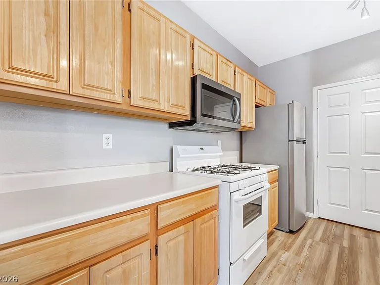 8555 W Russell Rd #2104 — Photo 11