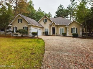 75 Saint Andrews Dr, Pinehurst, NC 28374