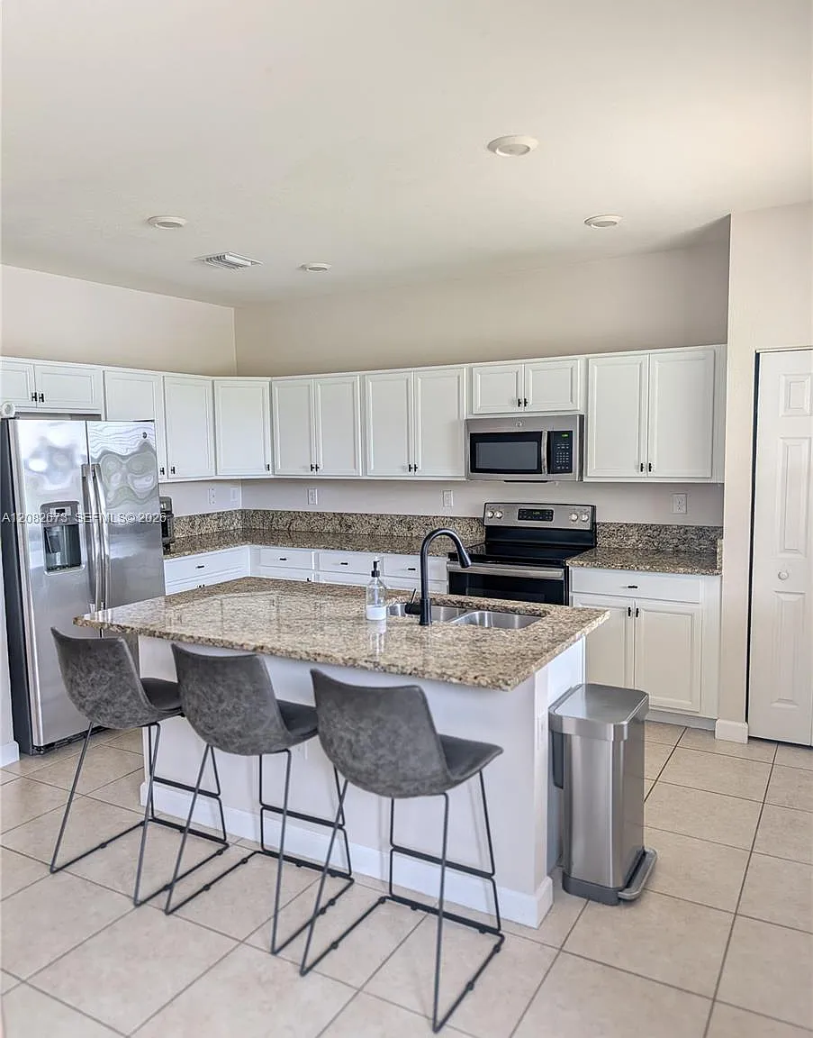 Coco Palm Estates — Photo 3