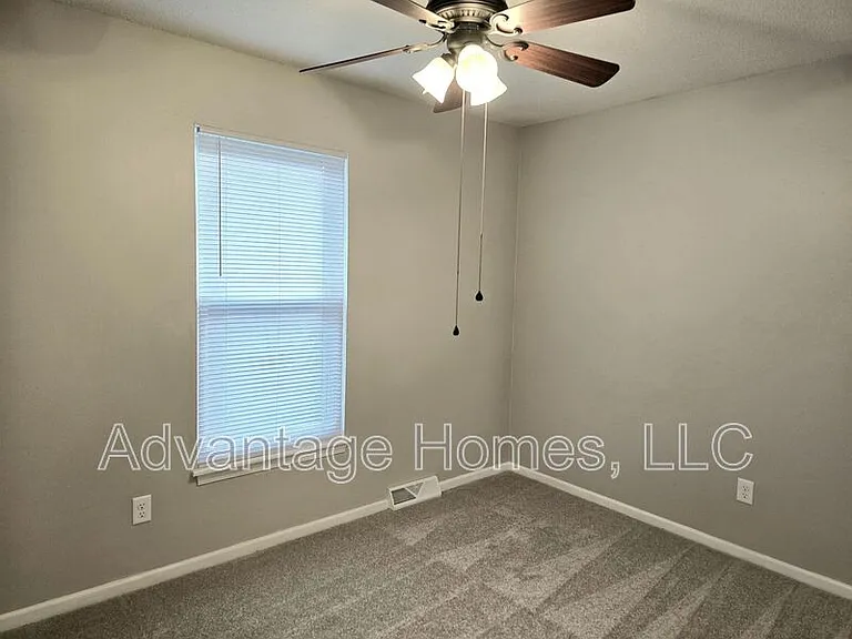 5814 NW Walnut Ct — Photo 8