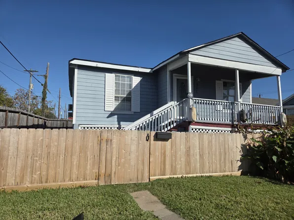 816 36th St, Galveston, TX 77550
