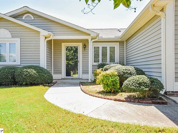 2nd image of 10 Hillview Dr
