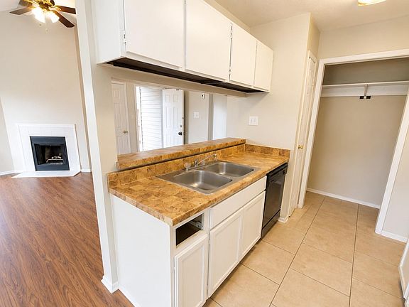 5th image of 5407 Farley Dr