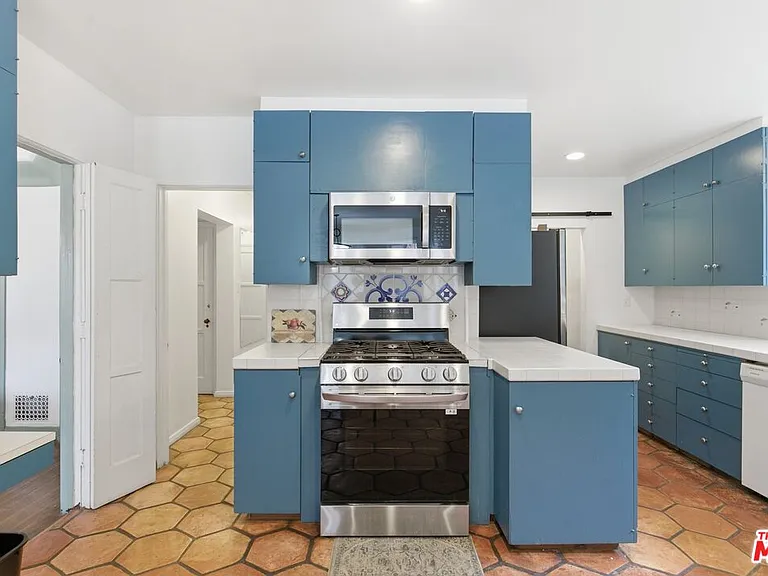 1530 Valley View Rd — Photo 12