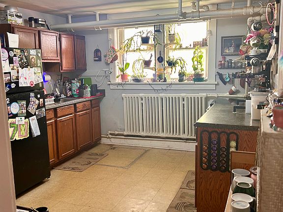 3rd image of 895 Park Ave APT 3