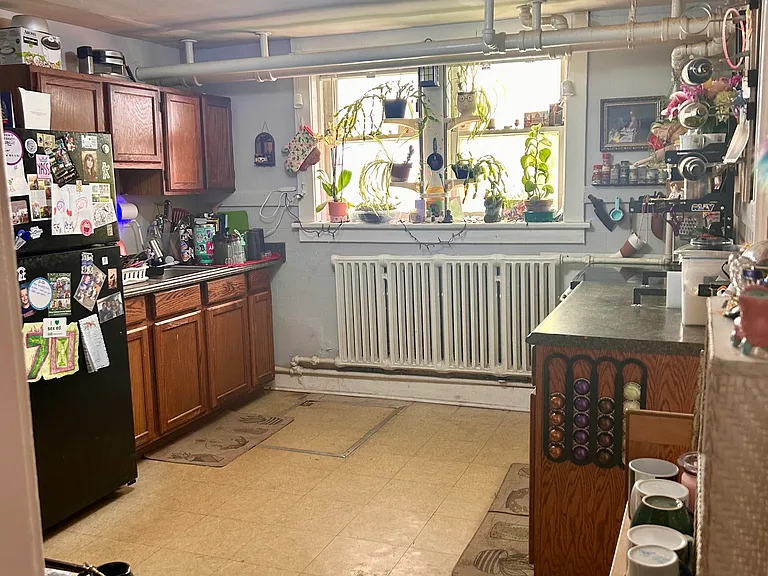 895 Park Ave #3 — Photo 3
