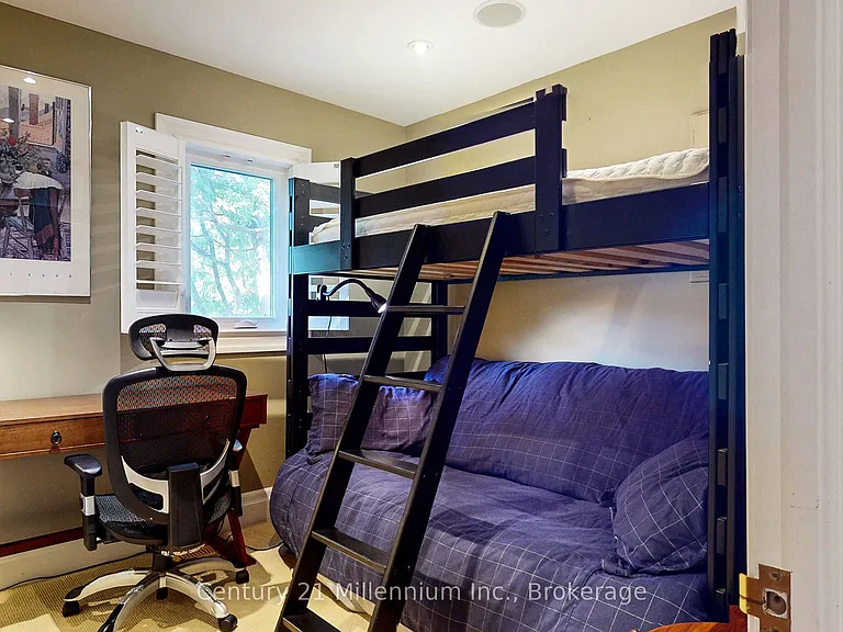 434 Oxbow Cres — Photo 4